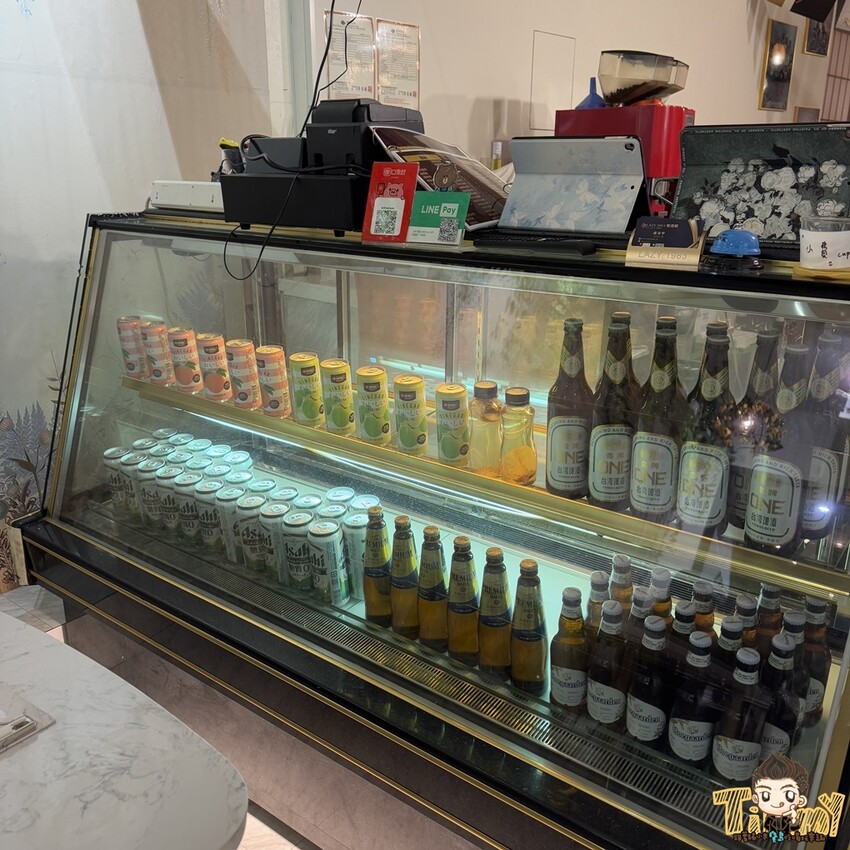 新竹縣竹東鎮新竹竹東LAZY 1983 餐酒館。這家可能是竹東酒類最多的餐酒館！ 串烤全烤不油炸！ (串烤.烤物物菜單營業時間地址電話) - 跟著踢小米吃喝玩樂趣