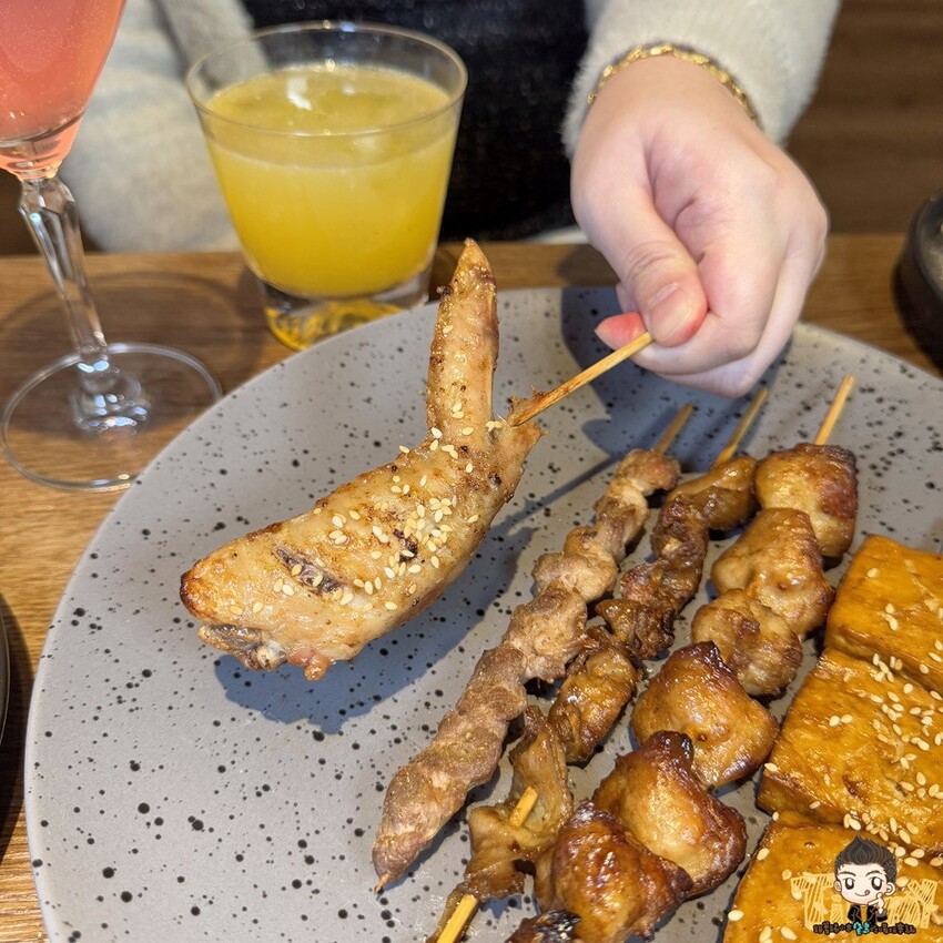 新竹縣竹東鎮新竹竹東LAZY 1983 餐酒館。這家可能是竹東酒類最多的餐酒館！ 串烤全烤不油炸！ (串烤.烤物物菜單營業時間地址電話) - 跟著踢小米吃喝玩樂趣