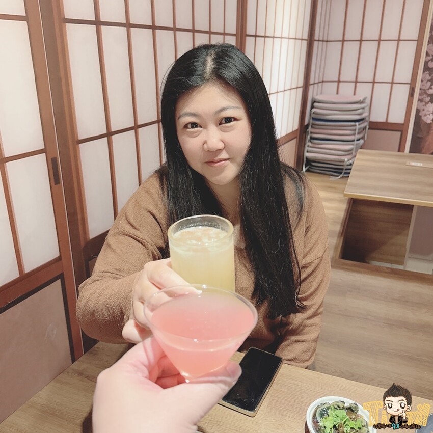 新竹縣竹東鎮新竹竹東LAZY 1983 餐酒館。這家可能是竹東酒類最多的餐酒館！ 串烤全烤不油炸！ (串烤.烤物物菜單營業時間地址電話) - 跟著踢小米吃喝玩樂趣