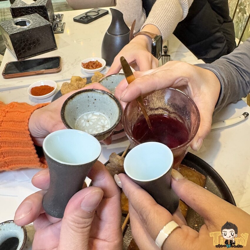 新竹縣竹東鎮新竹竹東LAZY 1983 餐酒館。這家可能是竹東酒類最多的餐酒館！ 串烤全烤不油炸！ (串烤.烤物物菜單營業時間地址電話) - 跟著踢小米吃喝玩樂趣