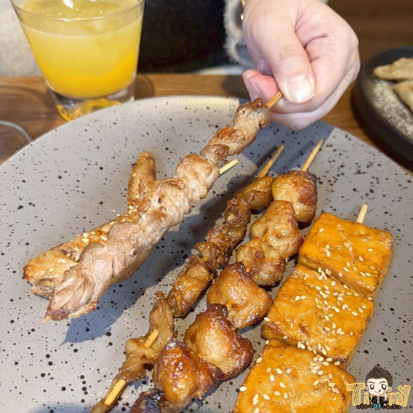 新竹縣竹東鎮新竹竹東LAZY 1983 餐酒館。這家可能是竹東酒類最多的餐酒館！ 串烤全烤不油炸！ (串烤.烤物物菜單營業時間地址電話) - 跟著踢小米吃喝玩樂趣