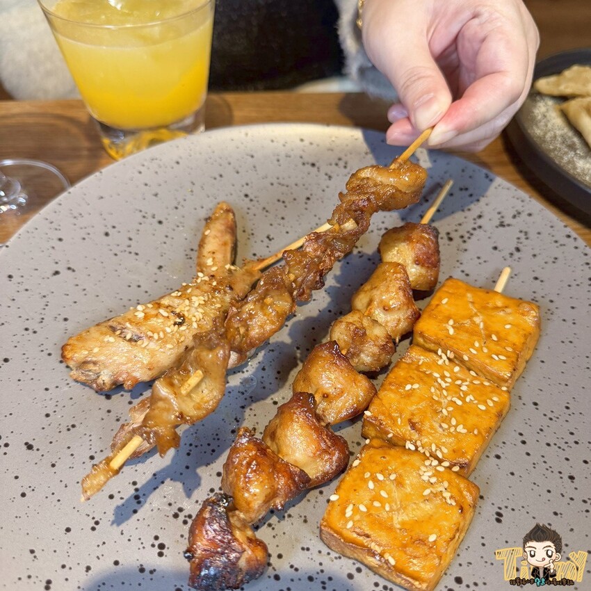 新竹縣竹東鎮新竹竹東LAZY 1983 餐酒館。這家可能是竹東酒類最多的餐酒館！ 串烤全烤不油炸！ (串烤.烤物物菜單營業時間地址電話) - 跟著踢小米吃喝玩樂趣