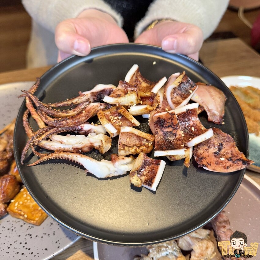 新竹縣竹東鎮新竹竹東LAZY 1983 餐酒館。這家可能是竹東酒類最多的餐酒館！ 串烤全烤不油炸！ (串烤.烤物物菜單營業時間地址電話) - 跟著踢小米吃喝玩樂趣