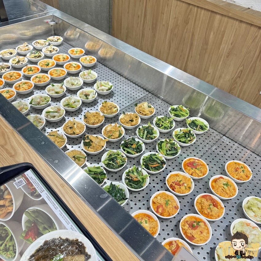 新竹縣竹北市新竹縣竹北謝府小碗菜。 全台首家可以吃到有溫度的小碗菜！ 內用只要29元起。就有白飯、粥、楊枝甘露和3種小菜免費吃到飽！ (菜單營業時間地址電話) - 跟著踢小米吃喝玩樂趣