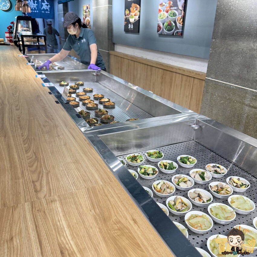 新竹縣竹北市新竹縣竹北謝府小碗菜。 全台首家可以吃到有溫度的小碗菜！ 內用只要29元起。就有白飯、粥、楊枝甘露和3種小菜免費吃到飽！ (菜單營業時間地址電話) - 跟著踢小米吃喝玩樂趣