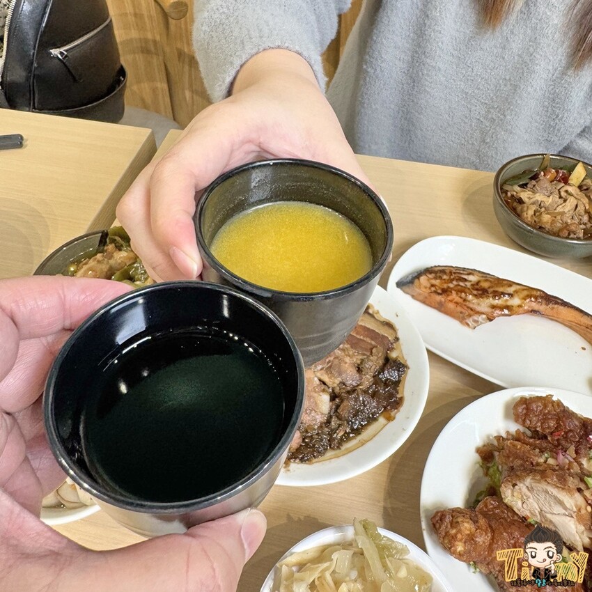 新竹縣竹北市新竹縣竹北謝府小碗菜。 全台首家可以吃到有溫度的小碗菜！ 內用只要29元起。就有白飯、粥、楊枝甘露和3種小菜免費吃到飽！ (菜單營業時間地址電話) - 跟著踢小米吃喝玩樂趣