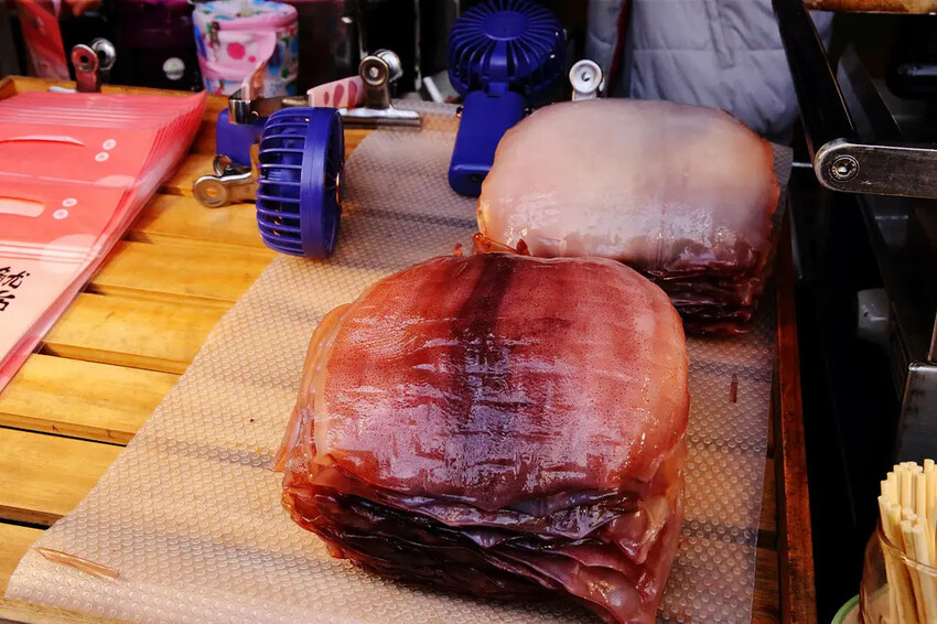 【迪化街美食】全台灣最好吃的魷魚-魷布院,年節暢銷零食、放假 【迪化街美食】全台灣最好吃的魷魚-魷布院,年節暢銷零食、放假