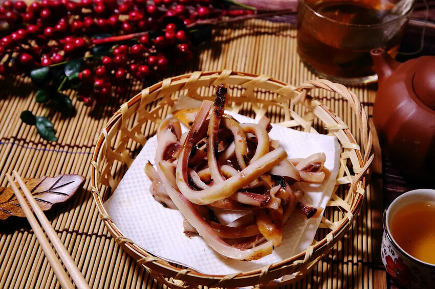 【迪化街美食】全台灣最好吃的魷魚-魷布院,年節暢銷零食、放假 【迪化街美食】全台灣最好吃的魷魚-魷布院,年節暢銷零食、放假