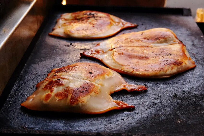 【迪化街美食】全台灣最好吃的魷魚-魷布院,年節暢銷零食、放假 【迪化街美食】全台灣最好吃的魷魚-魷布院,年節暢銷零食、放假