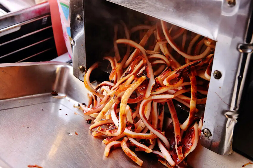【迪化街美食】全台灣最好吃的魷魚-魷布院,年節暢銷零食、放假 【迪化街美食】全台灣最好吃的魷魚-魷布院,年節暢銷零食、放假