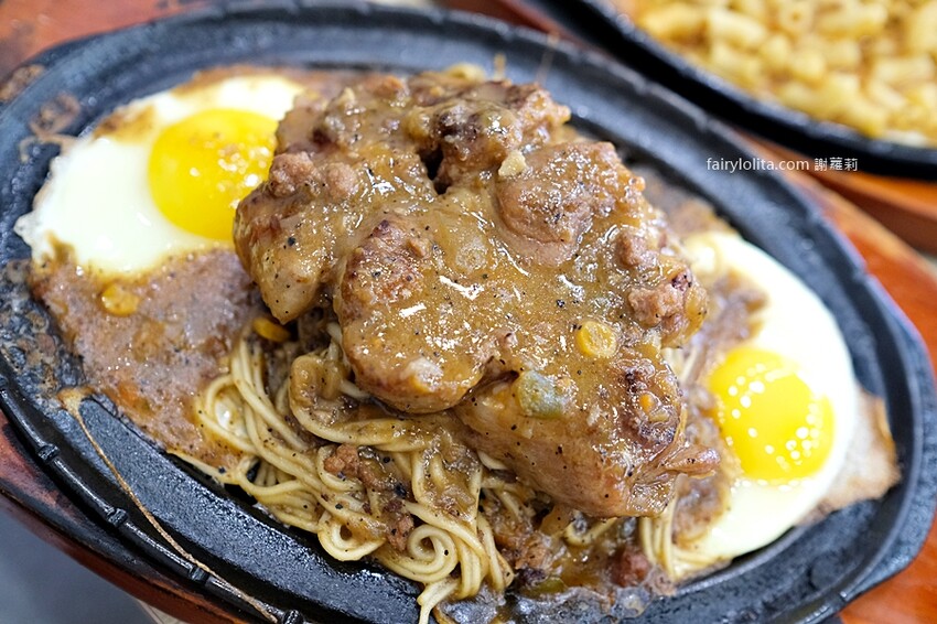 70元吃到飽，鐵板麵讓你無限續，還有將近40種自助吧免費呷免驚！