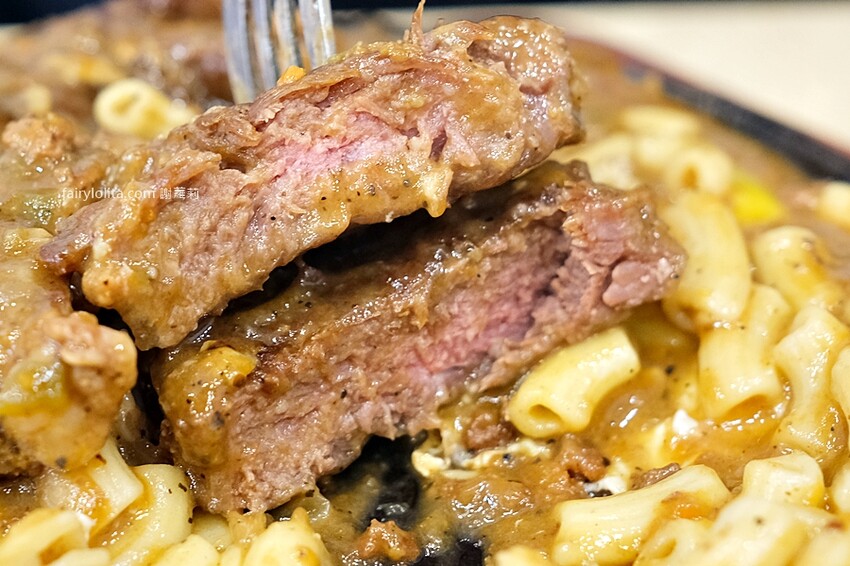 70元吃到飽，鐵板麵讓你無限續，還有將近40種自助吧免費呷免驚！