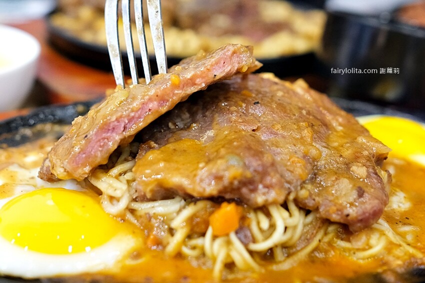 70元吃到飽，鐵板麵讓你無限續，還有將近40種自助吧免費呷免驚！