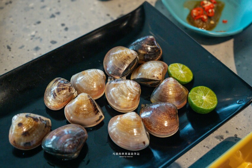 🔥新開幕石頭火鍋蔬菜大骨雞骨熬煮8小時，客製化湯頭這樣點，爆炒層次豐富更升級！