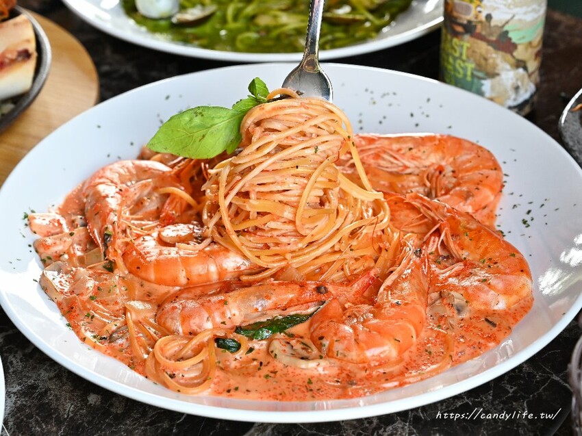 托斯卡尼尼|桃園絕美義大利庭園餐廳進軍台中!超美歐式城堡建築,台中新開幕友善親子餐廳,免費停車 - 糖糖's 享食生活