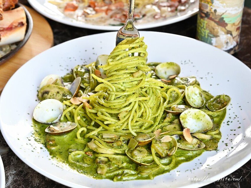 托斯卡尼尼|桃園絕美義大利庭園餐廳進軍台中!超美歐式城堡建築,台中新開幕友善親子餐廳,免費停車 - 糖糖's 享食生活