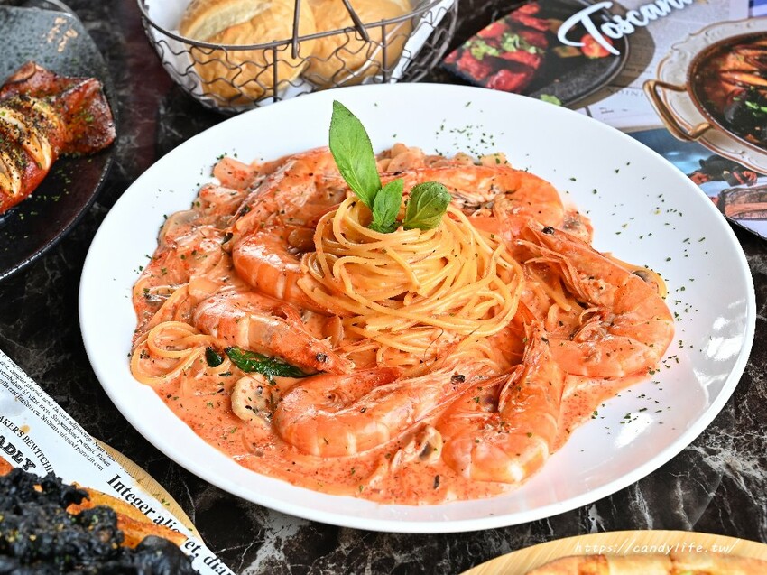 托斯卡尼尼|桃園絕美義大利庭園餐廳進軍台中!超美歐式城堡建築,台中新開幕友善親子餐廳,免費停車 - 糖糖's 享食生活