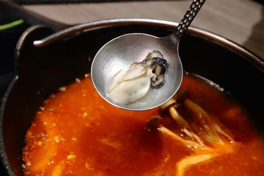 火車讚石頭火鍋，蘆洲超人氣石頭火鍋推薦！只要$389起整櫃蔬