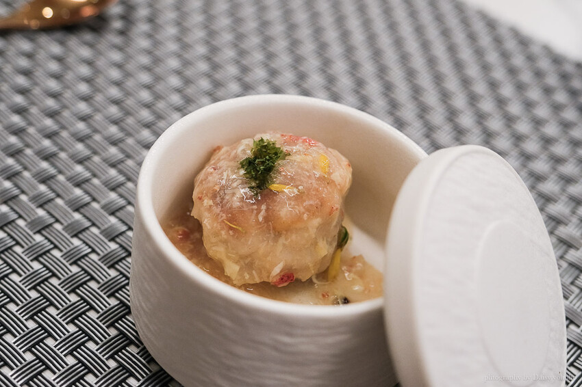 明水然·樂台南中山店，Google 評論4.8高分，台南新開頂級無菜單鐵板燒，高C/P值！