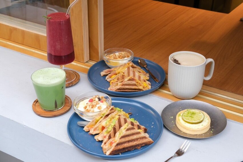 鹿稌咖啡 route café｜隱藏埔里巷弄中的老宅咖啡廳，超爆餡牽絲吐司吃了會上癮! - 肉依小姐吃什麼