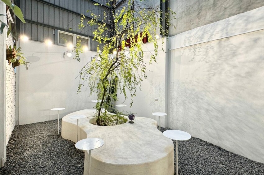 鹿稌咖啡 route café｜隱藏埔里巷弄中的老宅咖啡廳，超爆餡牽絲吐司吃了會上癮! - 肉依小姐吃什麼