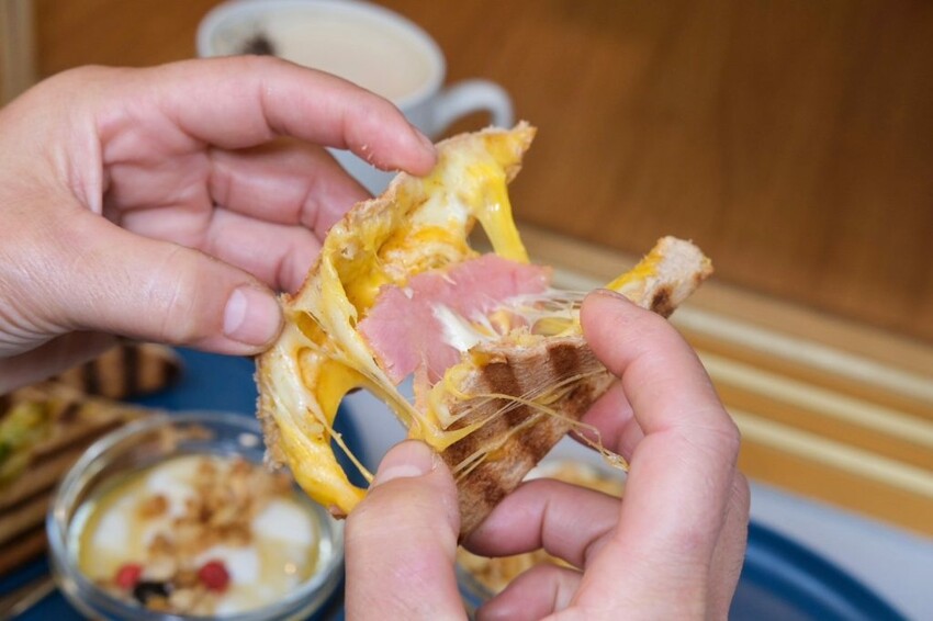 鹿稌咖啡 route café｜隱藏埔里巷弄中的老宅咖啡廳，超爆餡牽絲吐司吃了會上癮! - 肉依小姐吃什麼