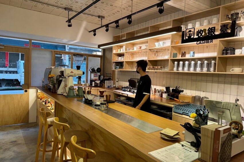 鹿稌咖啡 route café｜隱藏埔里巷弄中的老宅咖啡廳，超爆餡牽絲吐司吃了會上癮! - 肉依小姐吃什麼
