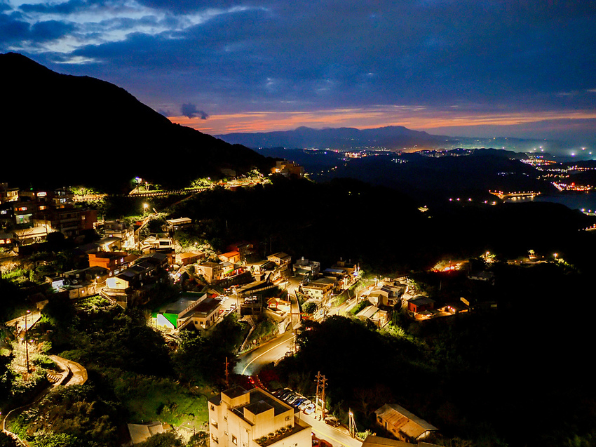 【新北】不再悲情的城市-「九份」|瑞芳美食廣場|九份老街|新北美食