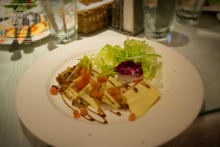 MOZZARELLA雞肉佐義大利黑醋醬 MOZZARELLA雞肉佐義大利黑醋醬