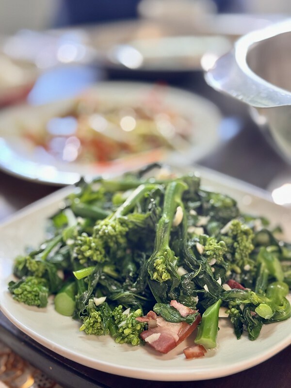 無菜單料理推薦!桃園龍潭「王爸爸私房菜」,眷村風味超道地,北方豪邁和川味細膩,像在家吃飯一樣溫暖。