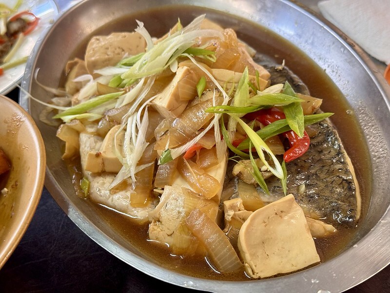 無菜單料理推薦!桃園龍潭「王爸爸私房菜」,眷村風味超道地,北方豪邁和川味細膩,像在家吃飯一樣溫暖。