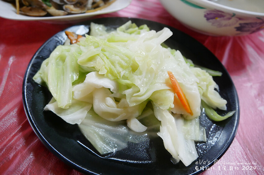 台東縣大武鄉【台東餐廳】808山海產店(寵物友善餐廳)，顧名思義就是可以吃到山產也可以吃到海產的店呀!餐廳提供的是家常菜，有熱炒、海鮮、魚湯，另外也有提供合菜。台東海鮮熱炒