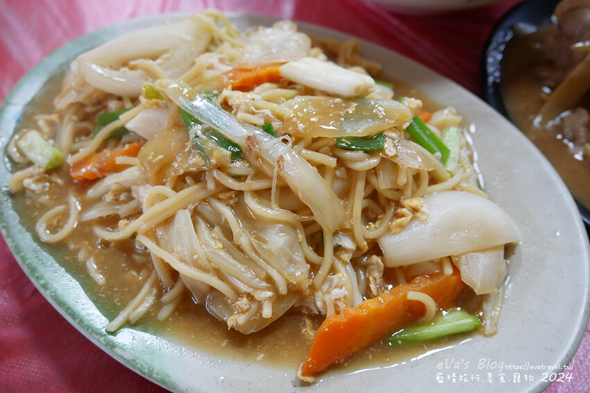 台東縣大武鄉【台東餐廳】808山海產店(寵物友善餐廳)，顧名思義就是可以吃到山產也可以吃到海產的店呀!餐廳提供的是家常菜，有熱炒、海鮮、魚湯，另外也有提供合菜。台東海鮮熱炒