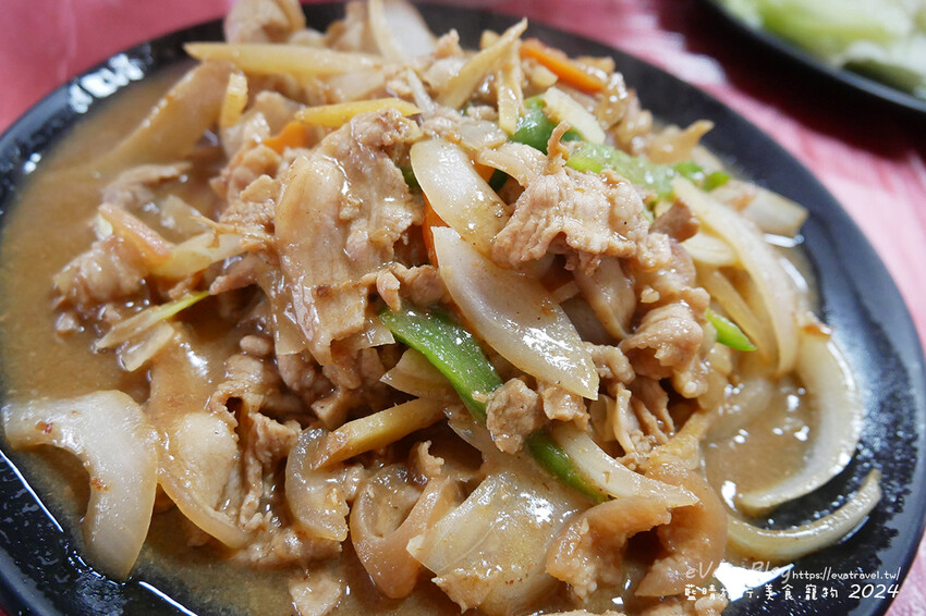 台東縣大武鄉【台東餐廳】808山海產店(寵物友善餐廳)，顧名思義就是可以吃到山產也可以吃到海產的店呀!餐廳提供的是家常菜，有熱炒、海鮮、魚湯，另外也有提供合菜。台東海鮮熱炒