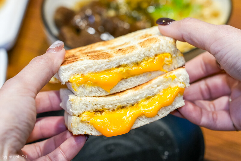 桃園中壢｜福飽飽，健行科大附近的人氣早午餐主打酥皮蛋餅與碳烤土司！