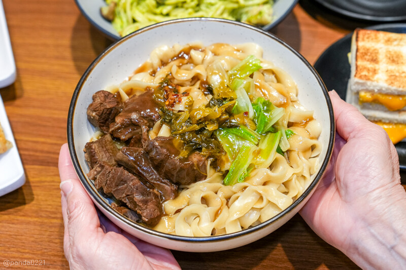 桃園中壢｜福飽飽，健行科大附近的人氣早午餐主打酥皮蛋餅與碳烤土司！