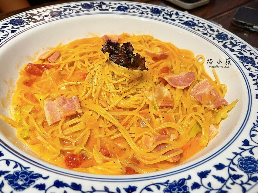 星空Stellato(一中店)，台中一中街平價大份量義大利麵燉飯180元起，超級加份量有2-3人份超級多，免費加量價格還不變 - Cyndi loves享食天堂