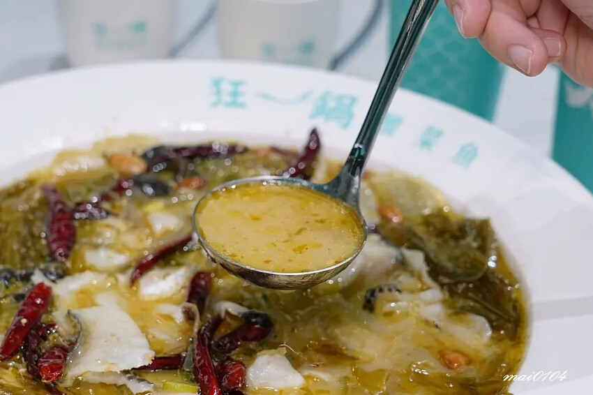 台北西門町美食｜狂一鍋酸菜魚～肉多多、明水然樂兩大新創姊妹品