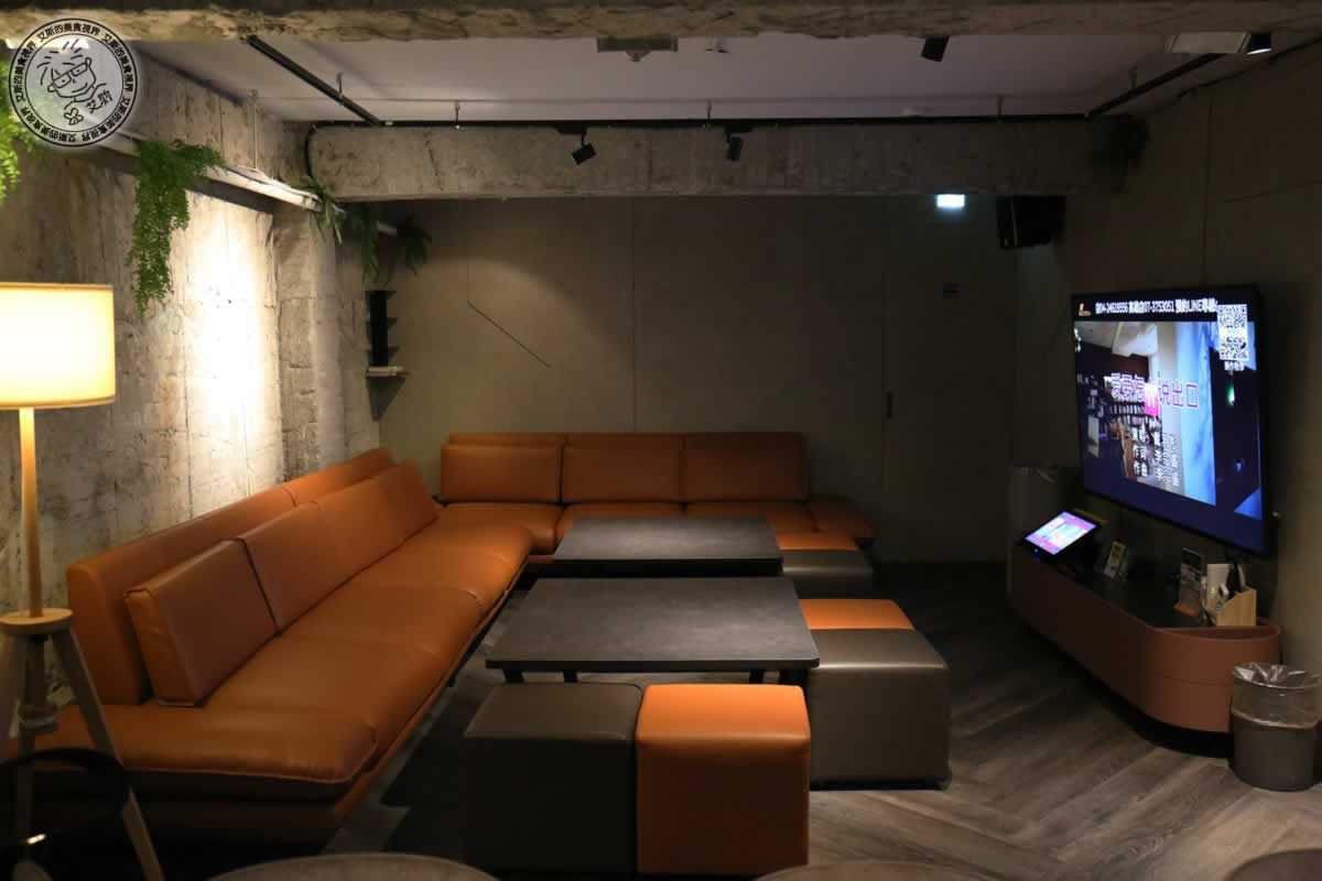 東區餐酒館極致體驗,直火炭烤美味與私密KTV,就在Uchi吾居炭火私廚