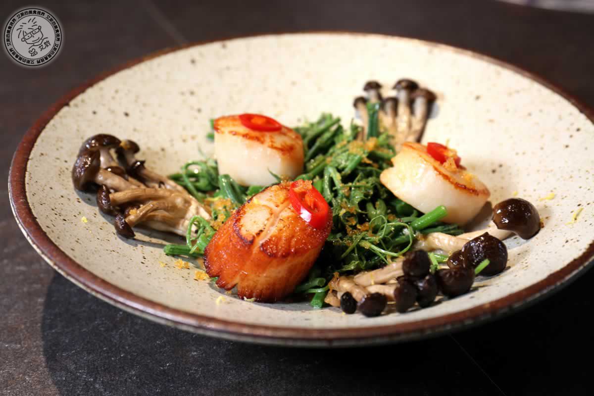 東區餐酒館極致體驗,直火炭烤美味與私密KTV,就在Uchi吾居炭火私廚