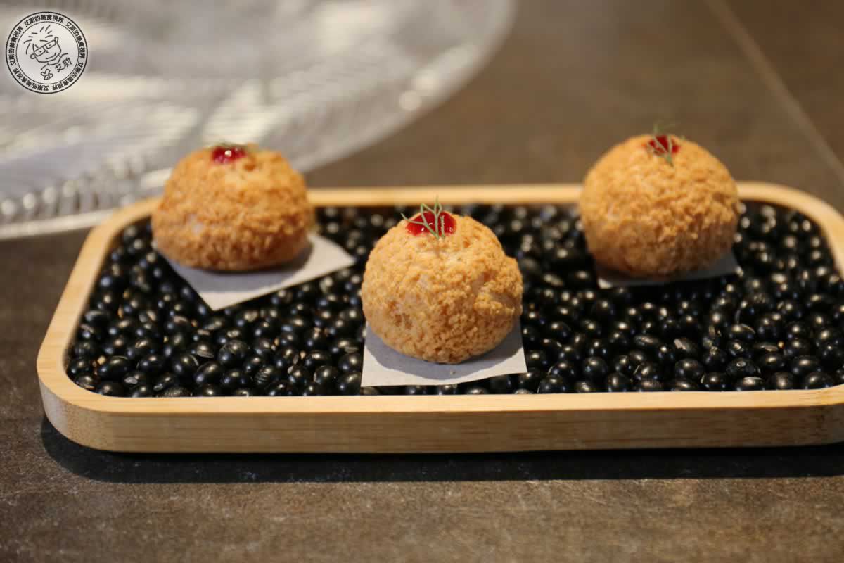 東區餐酒館極致體驗,直火炭烤美味與私密KTV,就在Uchi吾居炭火私廚