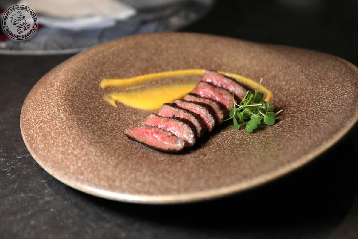 東區餐酒館極致體驗,直火炭烤美味與私密KTV,就在Uchi吾居炭火私廚