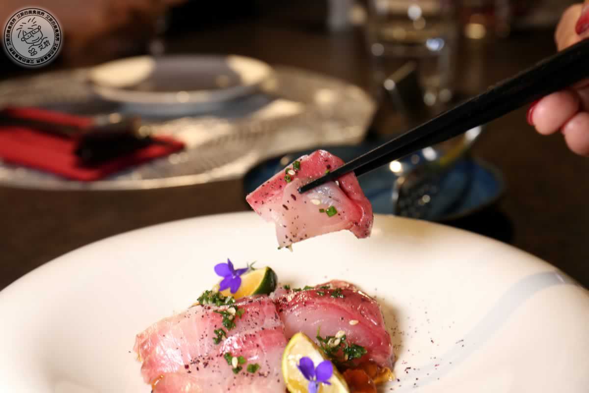 東區餐酒館極致體驗,直火炭烤美味與私密KTV,就在Uchi吾居炭火私廚