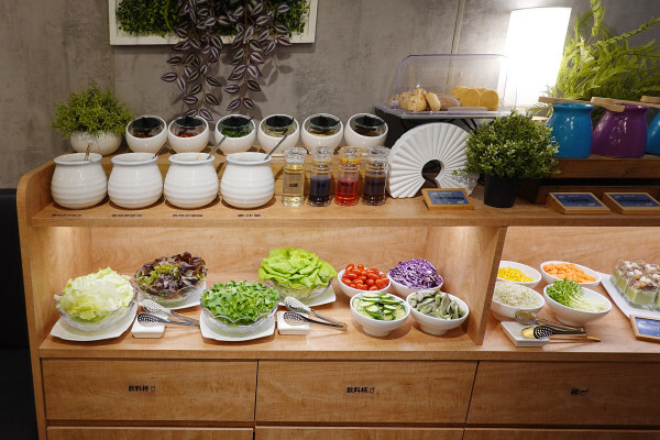 桃園市中壢區288元不收服務費福田永豐時尚鍋物蔬果百匯吃到飽，明治冰淇淋/季節水果/生菜沙拉吧還有冷熱飲無限享用