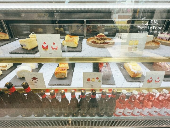 浮島咖啡桃園第二間店舖，小檜溪重劃區 ➽➽ 浮島溪 Söt Café Rivulet - 魚兒 x 牽手明太子的「視」界旅行