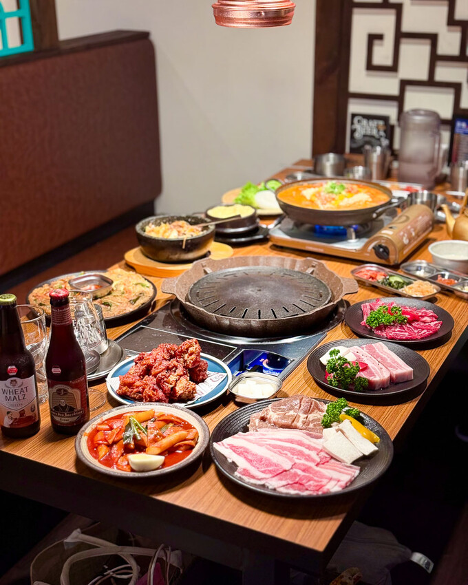 新北市板橋區板橋韓式烤肉推薦｜ABV韓式餐酒館：精釀啤酒×部隊鍋×炸雞 - 安妮 Anny