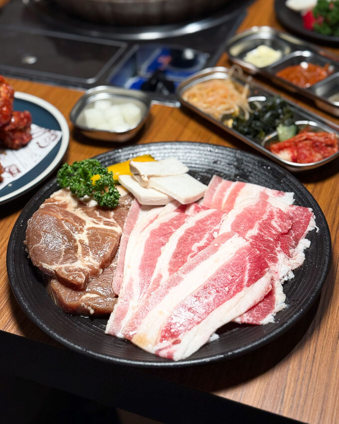 新北市板橋區板橋韓式烤肉推薦｜ABV韓式餐酒館：精釀啤酒×部隊鍋×炸雞 - 安妮 Anny