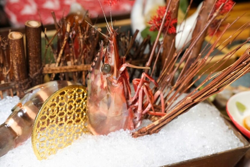 天塩川和室鍋物 ｜台南新開幕秘境日式鍋物，當月壽星免費送上等魚翅!!! - 肉依小姐吃什麼