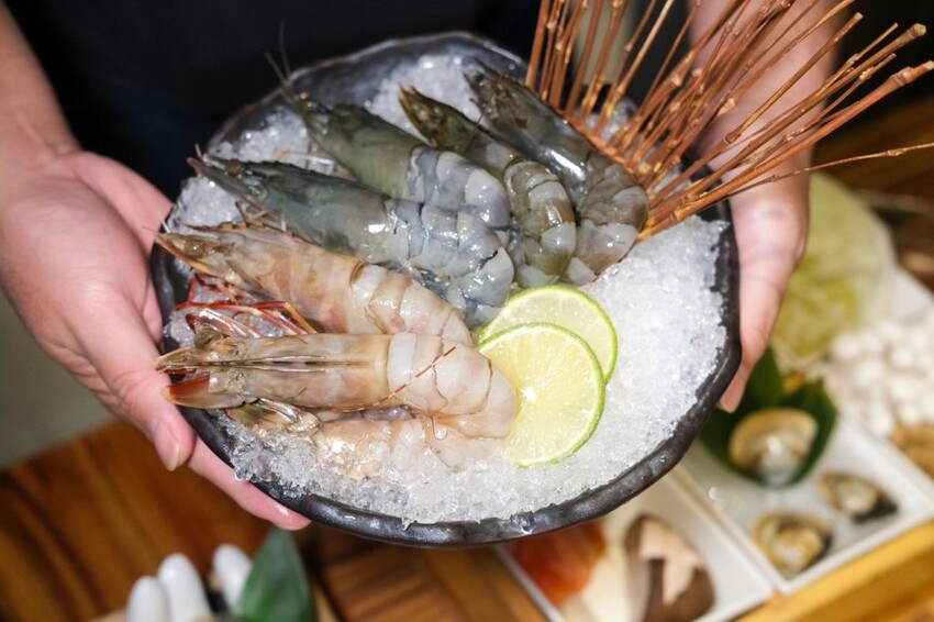 天塩川和室鍋物 ｜台南新開幕秘境日式鍋物，當月壽星免費送上等魚翅!!! - 肉依小姐吃什麼