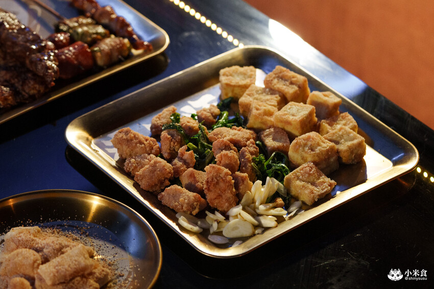 台北市信義區台北市信義區老王炸烤|2025平價串燒、炸物、海鮮、宵夜歡唱與調酒,台北超chill夜生活聚餐推薦!